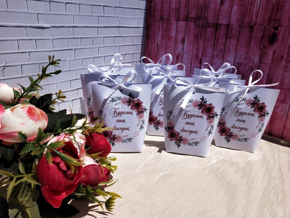 Тойбастар бонбоньерки