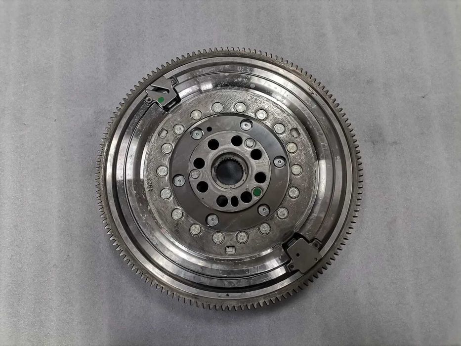 8655637 5A40869 Двумасов Маховик OEM BMW 2 F45 F46 LCI 216d B37