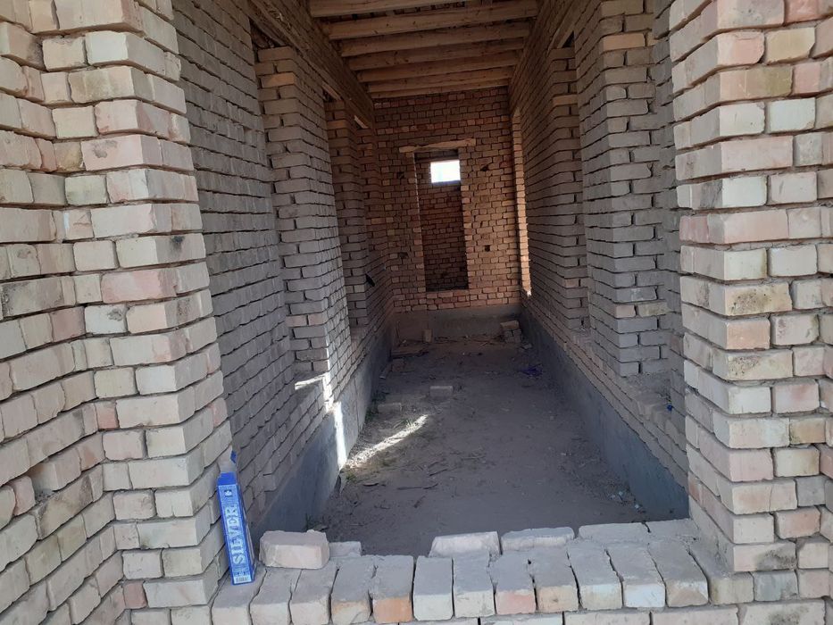 Uy sotiladi Yangiyolda mingboytepada