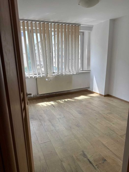 Apartament 4 camere de vânzare - Beclean