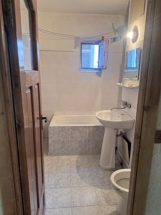 Apartament decomandat de vanzare. Cartier sararilor