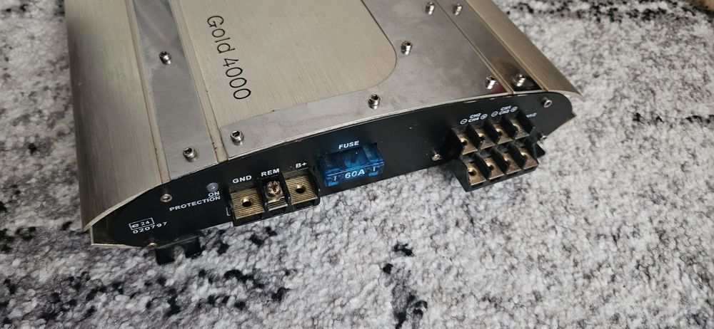 Stație pentru subwoofer