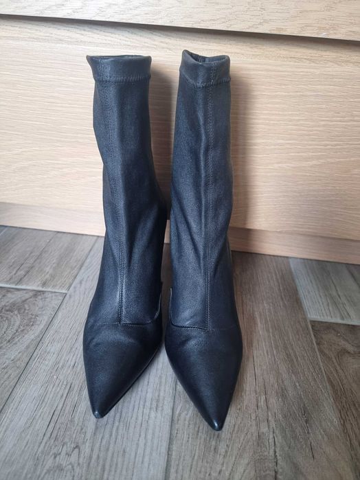 Patrizia Pepe кожени боти  pазмер 39