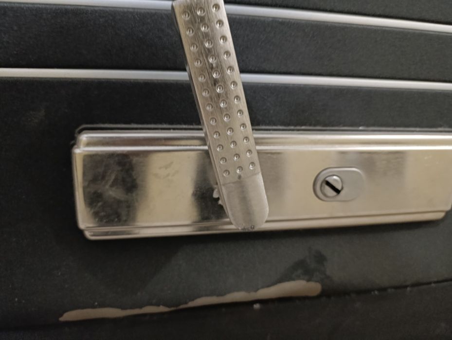 Дверь б/у входная