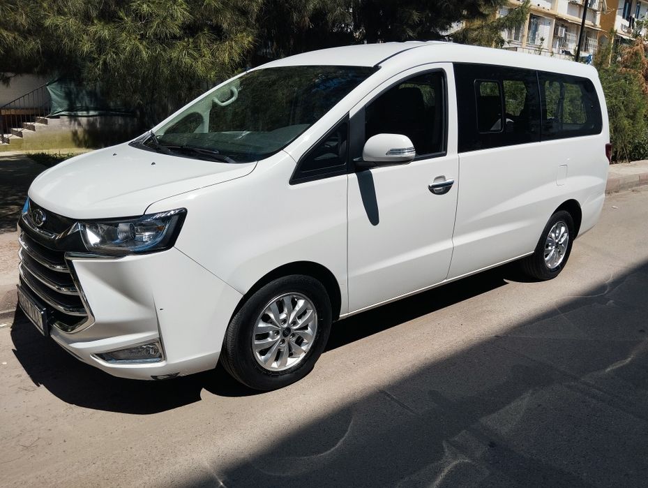 Продам сотилади JAC Refine M4 2023 механика  пробег 55000км