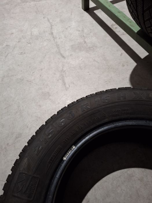 2 Anvelopele de iarnă 215 60 r16  Semperit