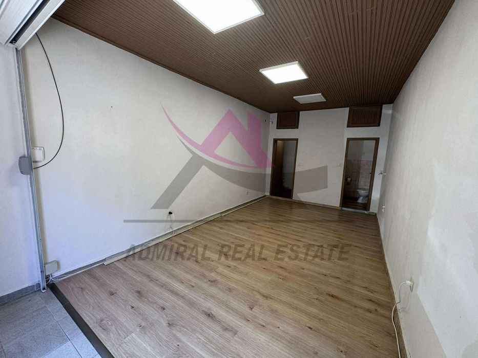 Дава се под наем Офис в Варна, Лятно кино Тракия - 33 кв.м за 300 € - Снимка #1