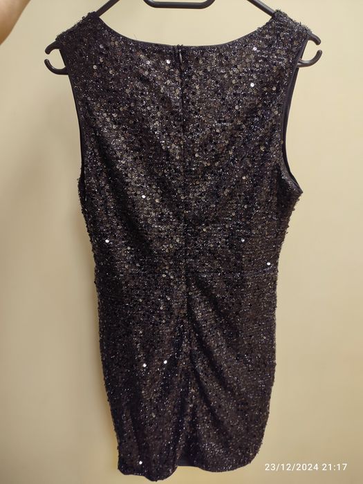 Нова бляскава рокля