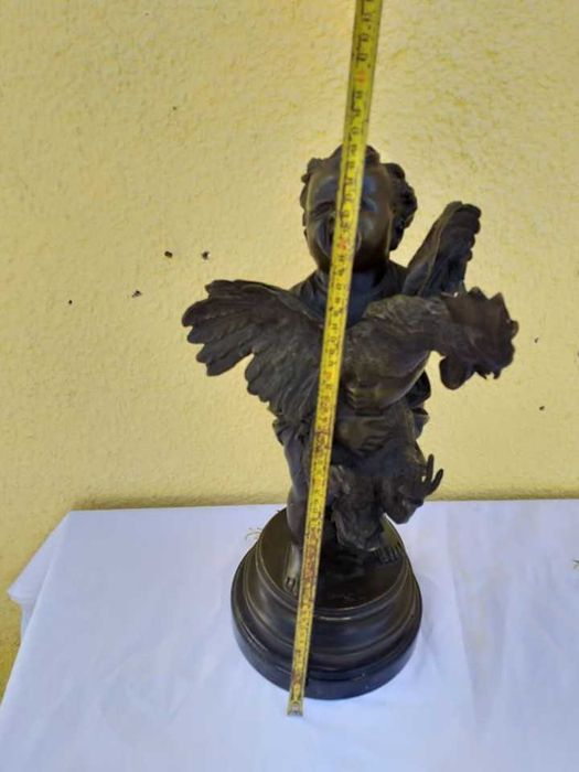 Statuie de colectie din bronz semnata