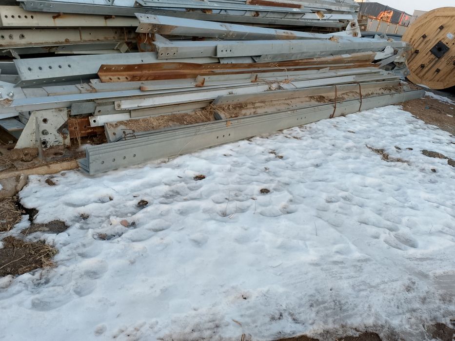 Продам угольник 150 новые