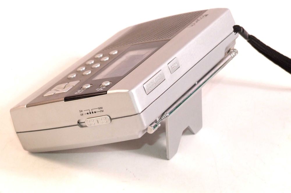 Radio BENCH, 4 lungimi unda, priza-baterii, Made in Germany, ca NOU