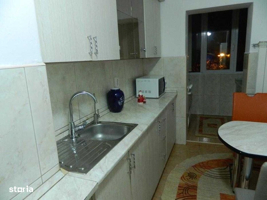 Apartament 3 camere de închiriat Rogerius