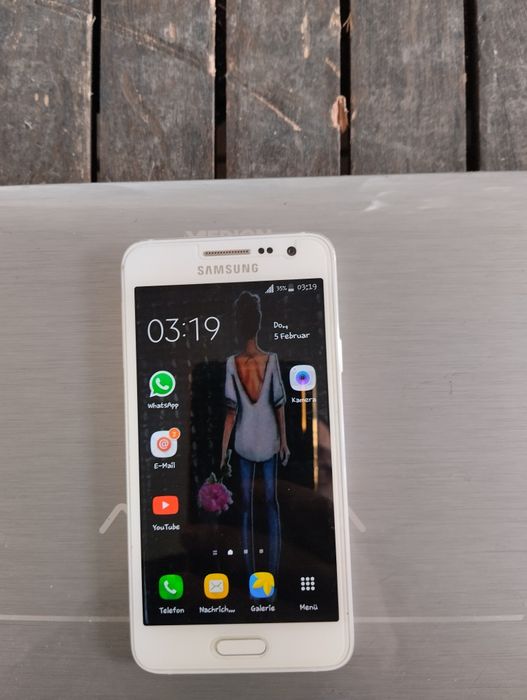 Продавам samsung A3