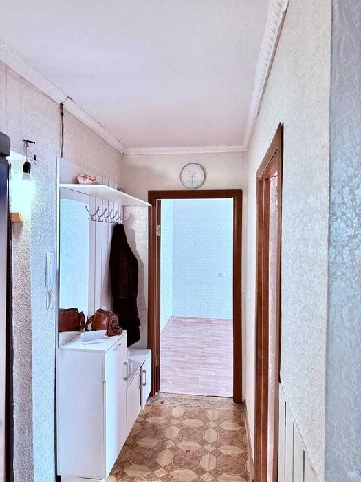 2 комнатная квартира 8 мкр