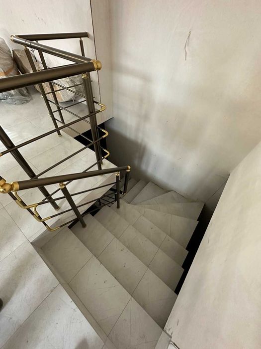 Дава се под наем Магазин в Пловдив, Център - 180 кв.м за 1000 € - Снимка #6