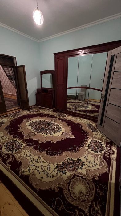 Ijaraga uy STUDENT QIZLARGA beriladi OXUgayaqin eski AVTOVAGZAL