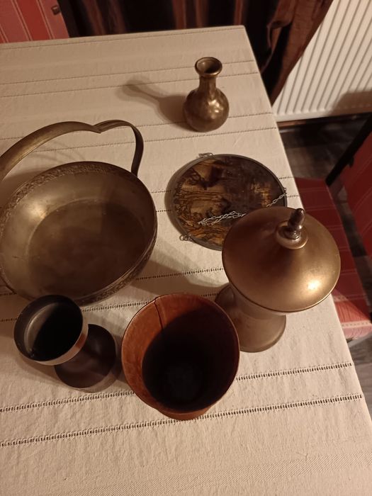 Diferi obiecte  din bronz.