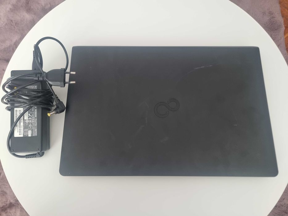 Laptop fujitsu i5 7200u 8gb ddr4 ssd 128gb