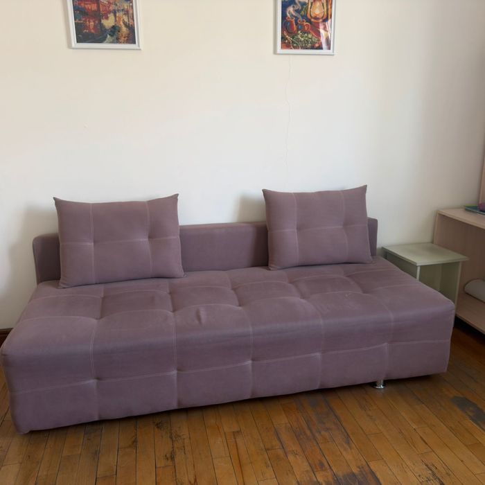 Диваны 2 штуки с подушками