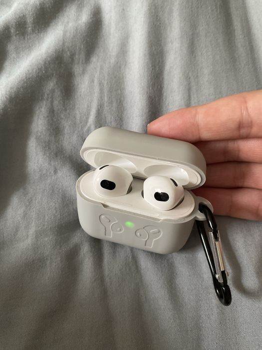 Продам airpods 3