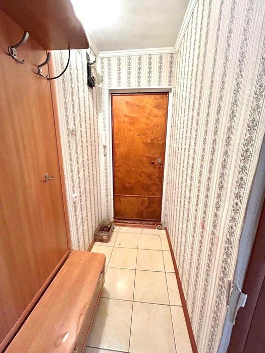 Продаётся 2 комн квартира