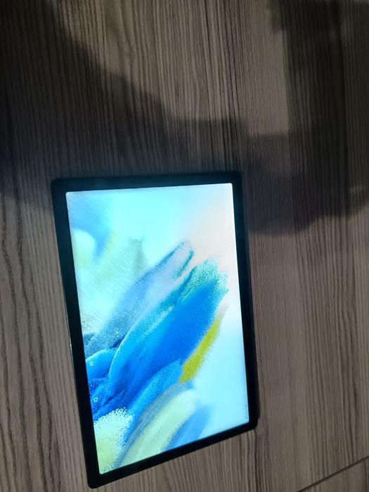 Galaxy tab A 8 продавам