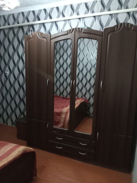 Продаю спальный гарнитур