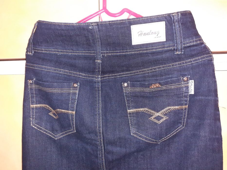 Fusta damă scurtă de de blugi mărimea 38 .M