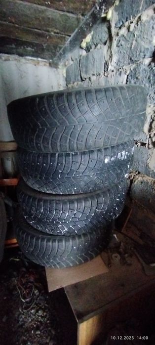 Продам шины на 16