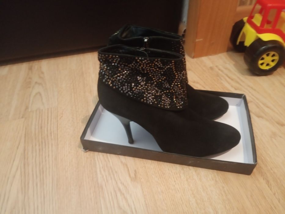 Продам ботильоны