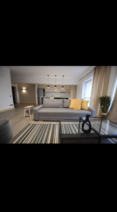 Vand apartament 3 camere