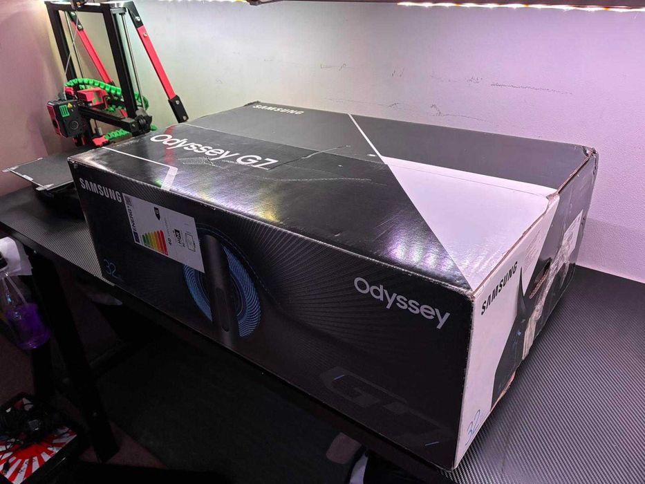 Monitor Samsung Odyssey G7 32 240Hz 1440p + cadou Logitech G502 Hero