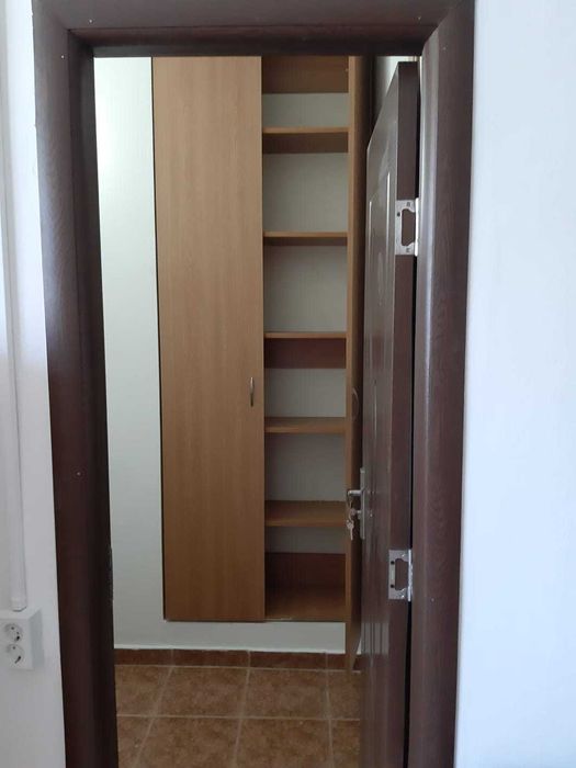 Închiriez apartament