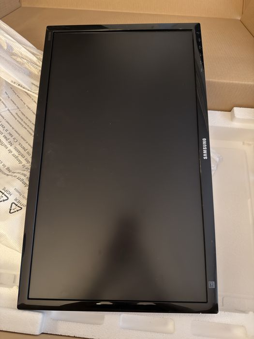 Samsung монитор 24”