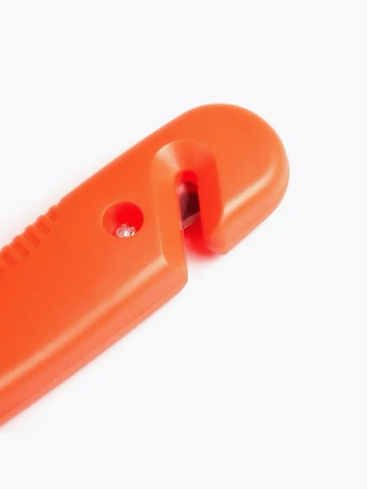 Аварийный молоток для автомобиля