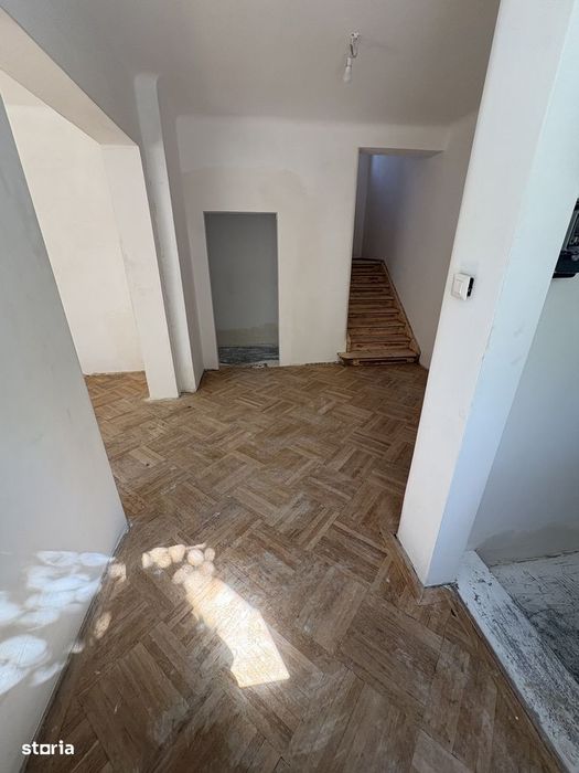 Vila 8 camere in cartier exclusiv de vile, bd Decebal
