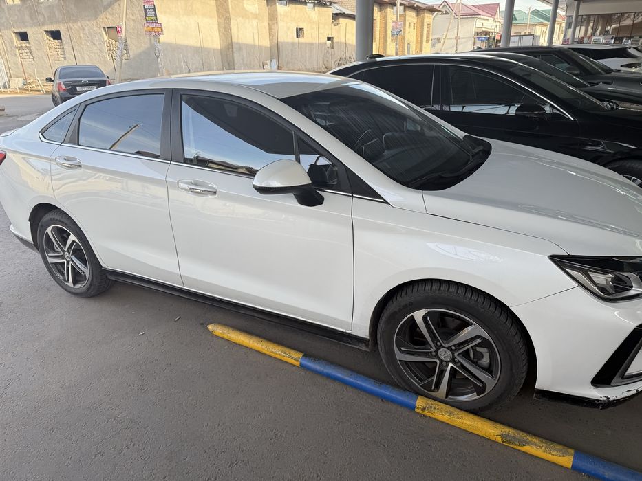 Электромобиль сотилади