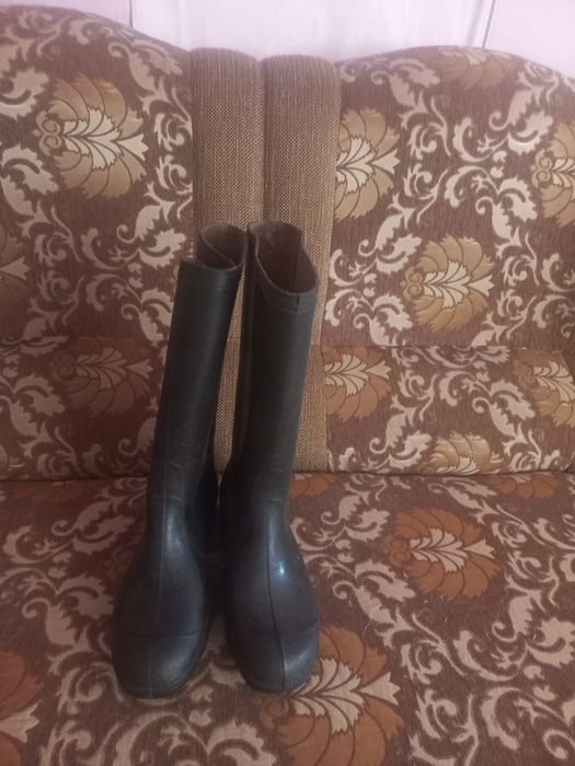 Продам сапоги резиновые