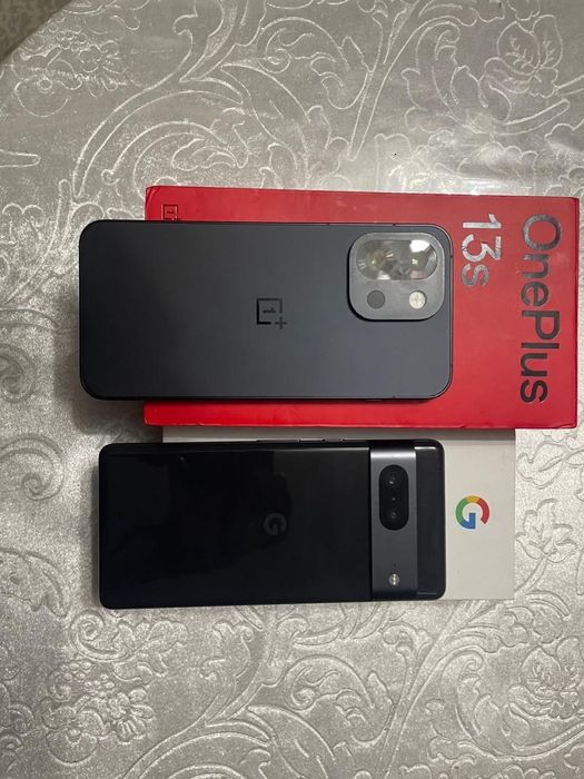 Обменяю двух телефона Oneplus 13s и Google pixel 7 идеал