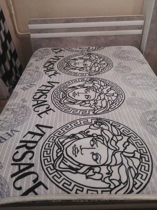 Продам двухспальную кровать