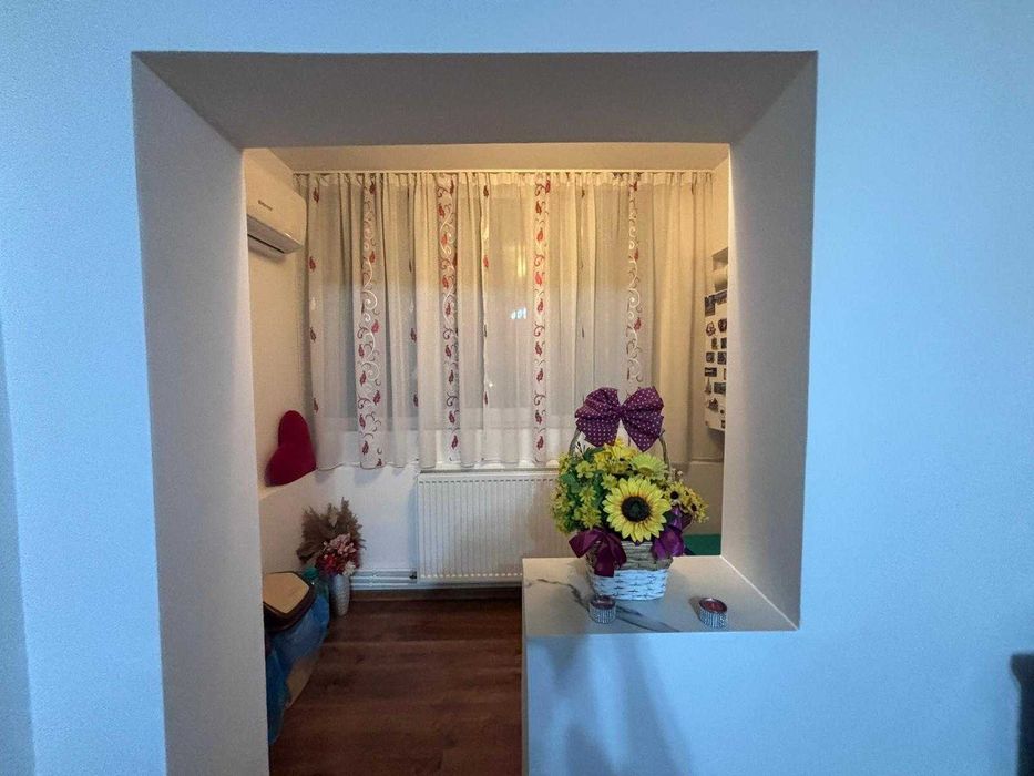 Vând apartament, 2 camere, decomandat, cartier Alfa