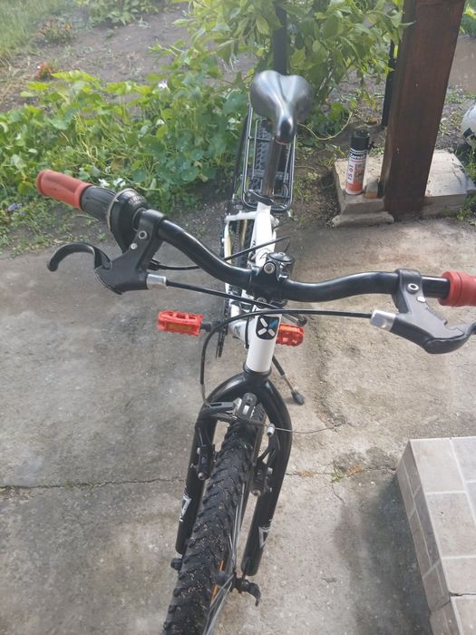 Vând bicicletă copii.