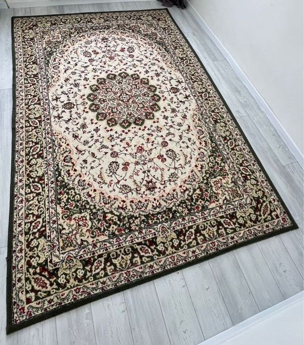 Ковер 2*3 м б/у в классическом стиле в хорошом состоянии