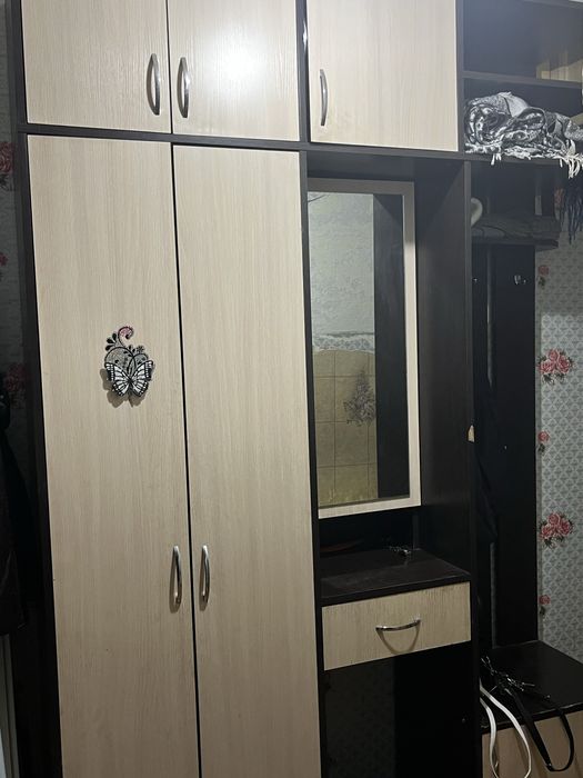 Продам прихожую 25000