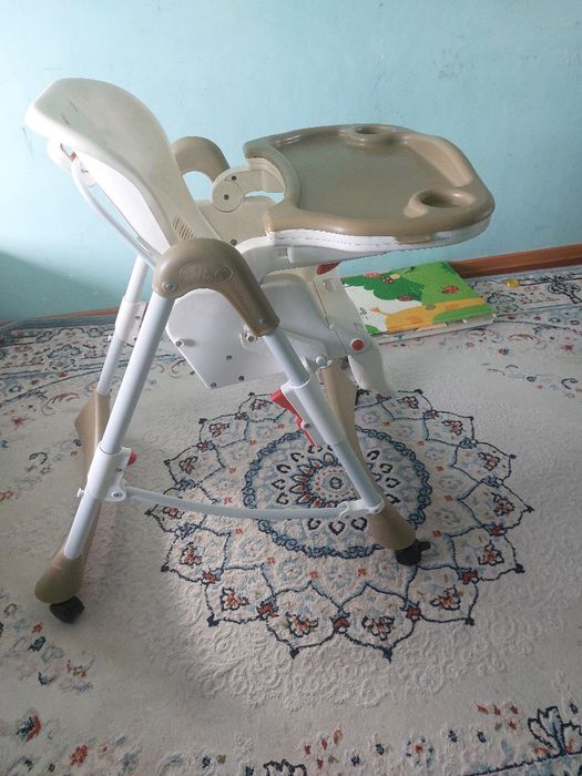 Продам детский стол