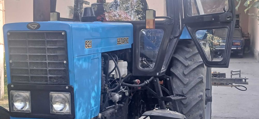 Traktor sotiladi Mtz 82.1 yangiday