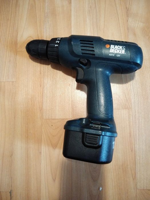 Bormașină black&decker 12v