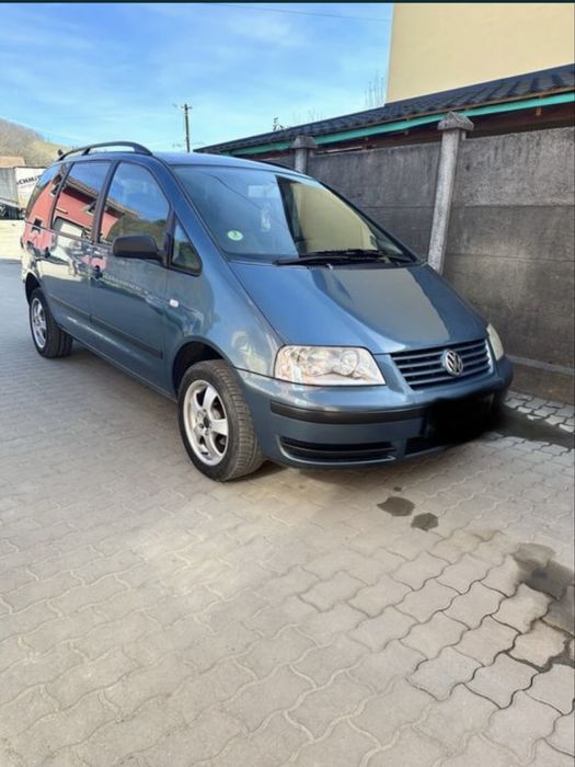 Vând volkswagen sharan