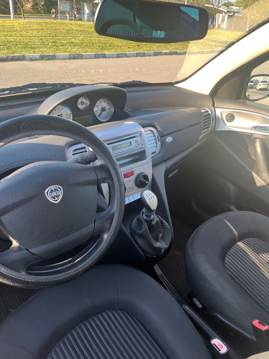 lancia ypsilon 1.4 газ бензин 2009