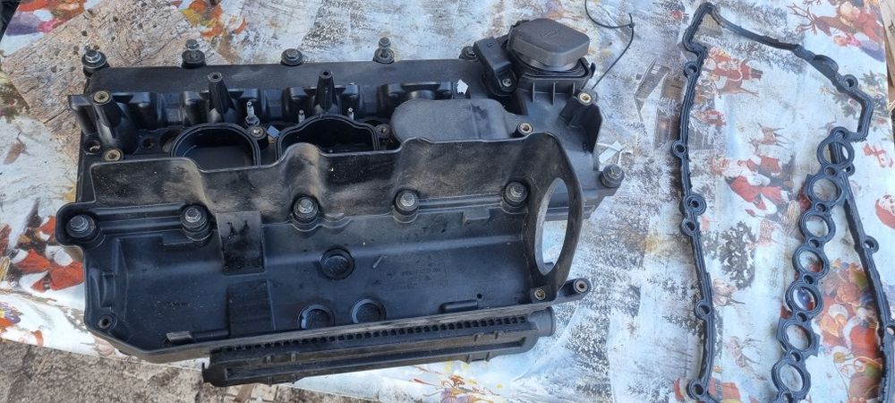 Капак клапани BMW e46 320d 150кс
